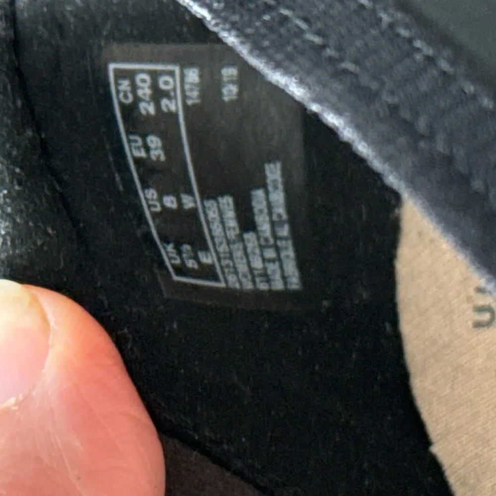 Clarks Women's Black Ballet Flats - Picture 9 of 11